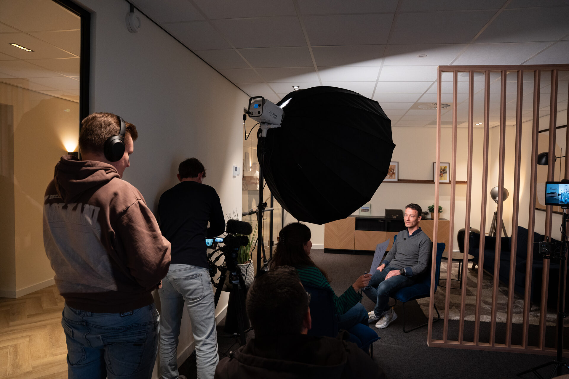 Studio-opstelling met softbox voor een interview